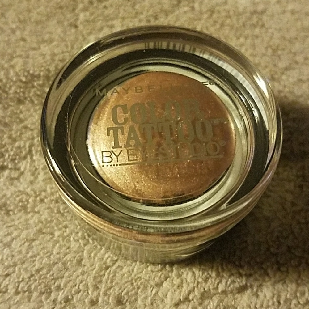Two eyeshadow lot.